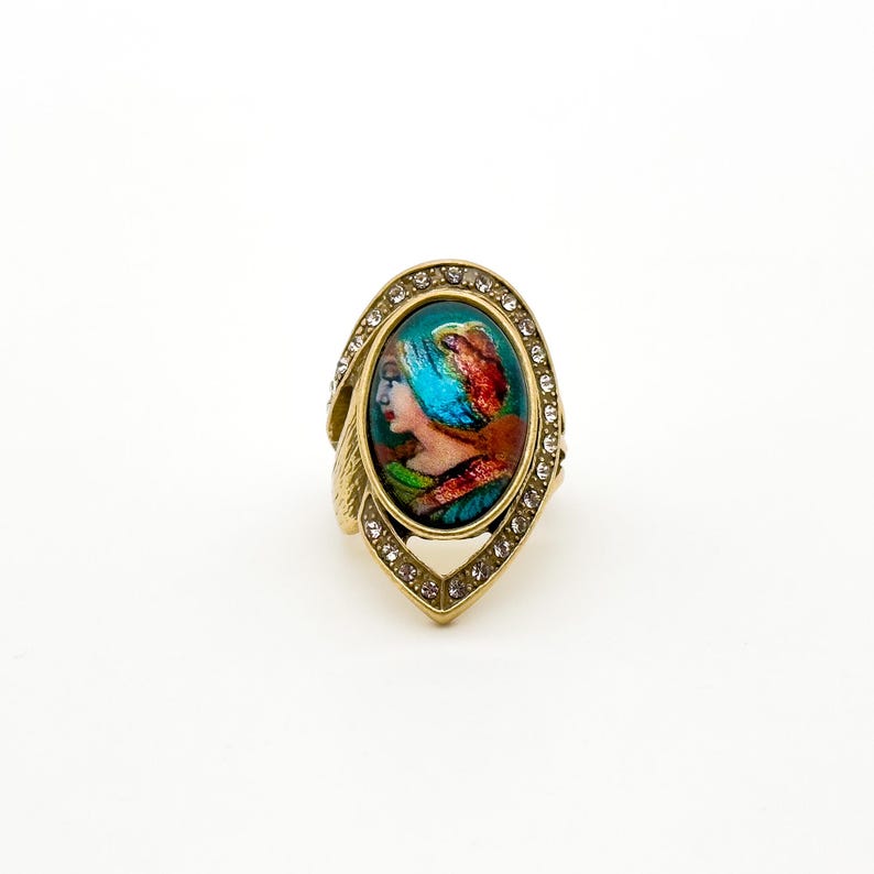 Court Style Rings with Ethnic and Tribal Touches – Unique Portrait and Open Rings for Distinctive Fashion