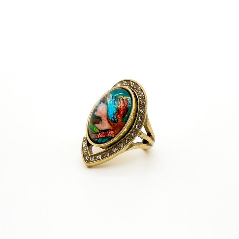 Court Style Rings with Ethnic and Tribal Touches – Unique Portrait and Open Rings for Distinctive Fashion